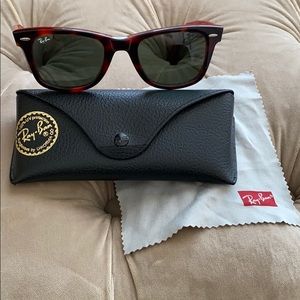 Black and red Original Ray Ban Wayfarer